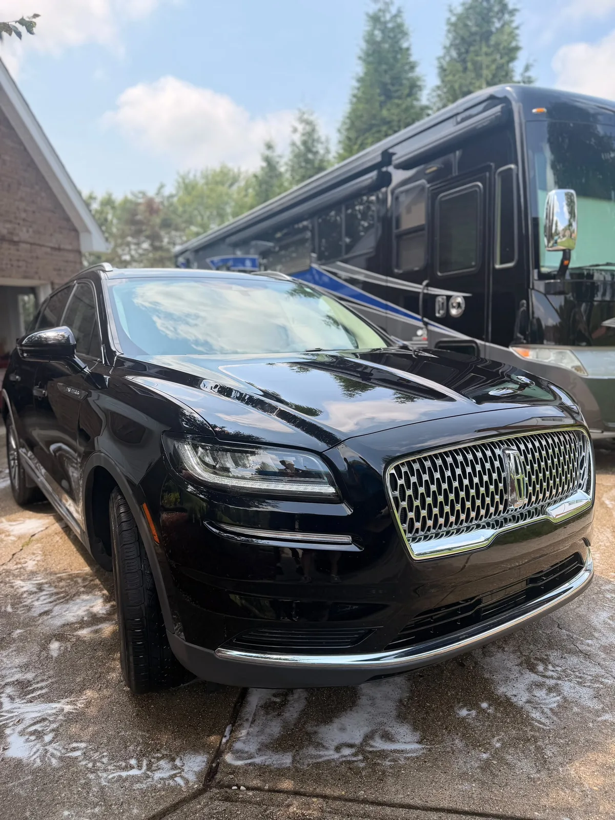 Black Lincoln Nautilus exterior detail